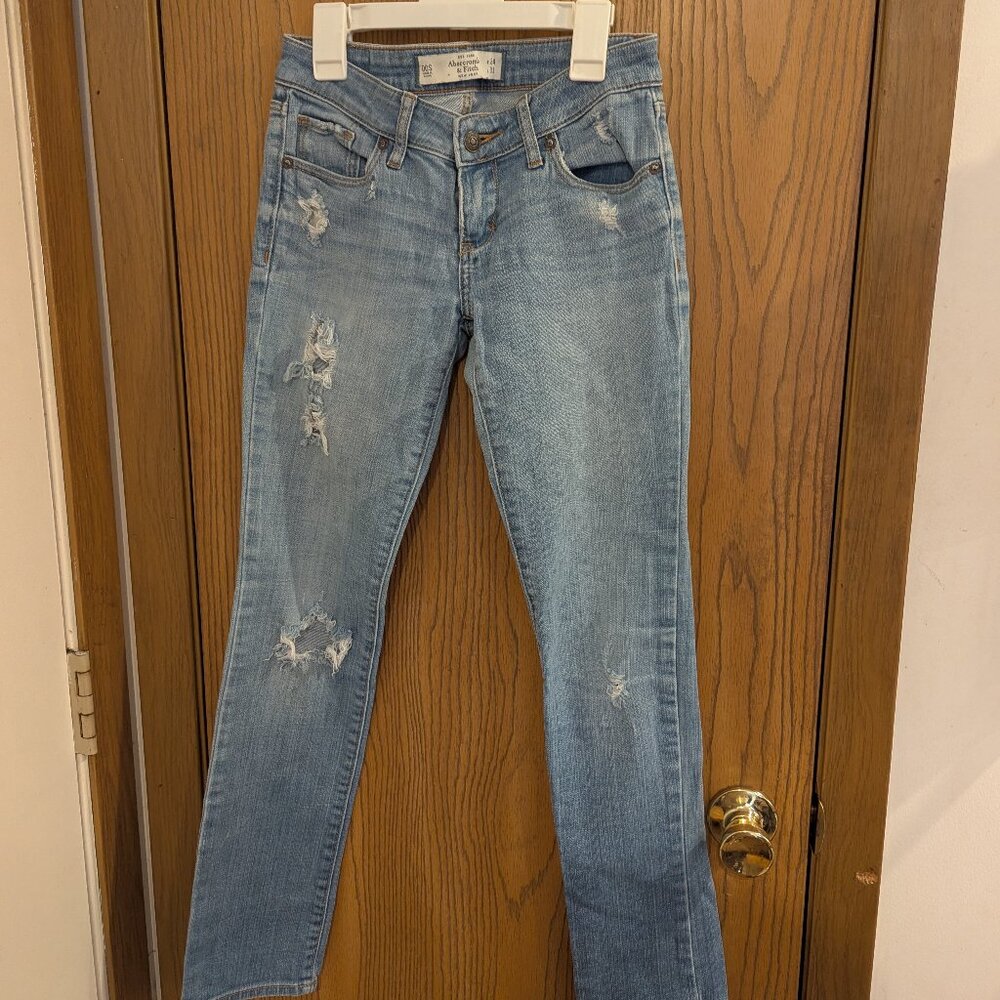 Abercrombie & Fitch Distressed Denim Blue Jeans-24/31